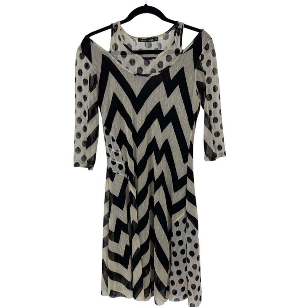 Merchant Mesh Tunic size Medium Black Beige Chevron Cut out Shoulders Lagenlook